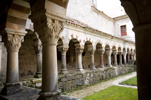 Galería sur desde la este del claustro de Cardeña